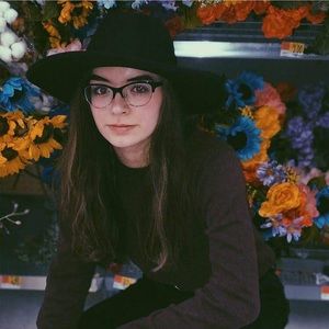 Meet your Posher, Ally